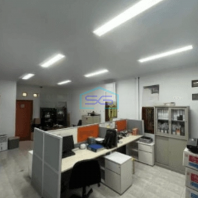 Dijual Gudang Luas Bangunan  261 m² Siap Huni Lokasi Bebas Banjir di Curug Tangerang