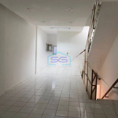 Disewakan Ruko 3 Lantai Lokasi Strategis Pinggir Jalan Raya Cimone Tangerang-3