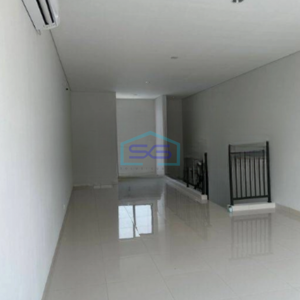 Disewakan Ruko Luas Bangunan  163 m² 3 Lantai di Gading Serpong Tangerang-2