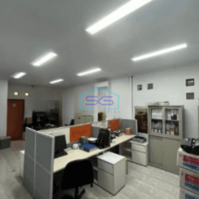 Dijual Gudang Siap Huni Luas Tanah 655 m² Lokasi Bebas Banjir di Curug Tangerang