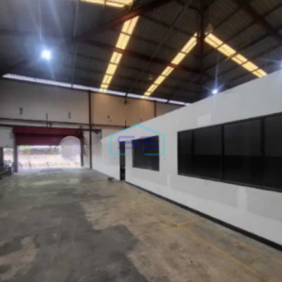 Disewakan Gudang Dekat Bandara Loading Dock Rapi Siap Pakai Bebas Banjir