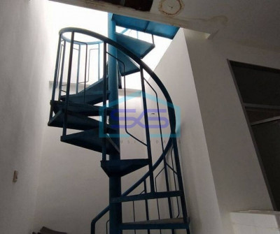 Dijual atau Disewakan Ruko 3 Lantai Lokasi Strategis Fasilitas Parkir Luas