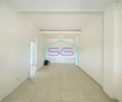 Disewakan Ruko 3 Lantai Dengan Banyak Partisi Ruang di Sanur, Denpasar