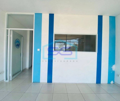 Disewakan Ruko 3 Lantai Dengan Banyak Partisi Ruang di Sanur, Denpasar