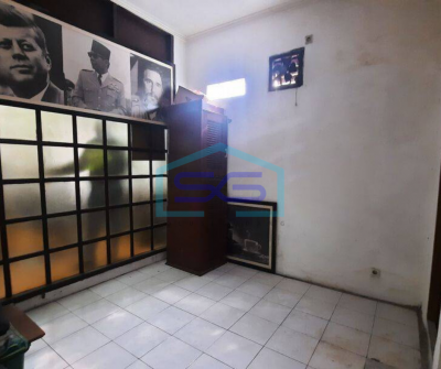 Disewakan Ruko dipinggir jalan kebagusan Jagakarsa cocok untuk usaha kantor/gudang