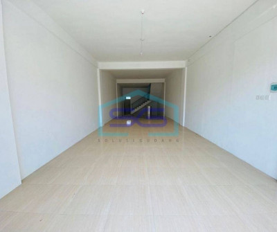 Disewakan Ruko 3 Lantai Dengan Akses Jalan Besar di Lokasi Kuta