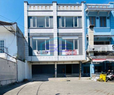 Disewakan Ruko 3 Lantai Dengan Akses Jalan Besar di Lokasi Kuta