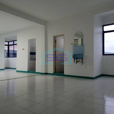 Disewa Ruko Cocok untuk gudang di Tambora Jakarta Barat SHM