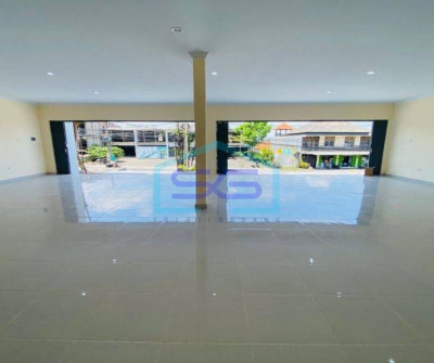 Disewakan Ruko Dua Blok Jalan Raya Uluwatu Lokasi Sangat Bagus