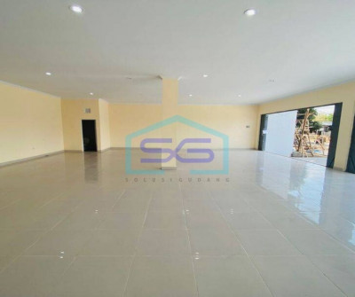 Disewakan Ruko Dua Blok Jalan Raya Uluwatu Lokasi Sangat Bagus