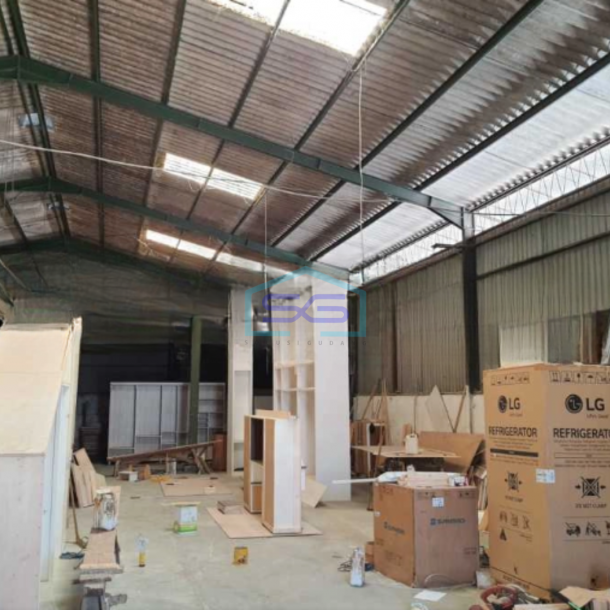 Dijual Gudang Luas Bangunan 700 m² Lokasi Semarang-1