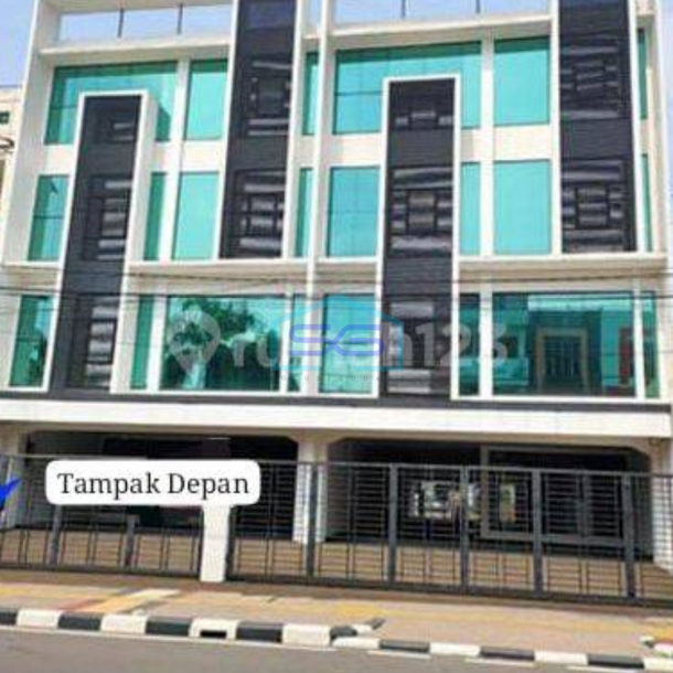 Dijual Gedung Baru Kantor Luas Bangunan  1038 m² di Jatinegara Jakarta Timur-2