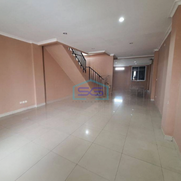 Disewakan Ruko Luas Bangunan 270 m² di Harapan Indah Bekasi-1
