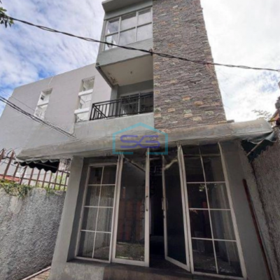 Disewakan Ruko Lokasi Strategis Siap Pakai di Salemba Jakarta Pusat Luas Bangunan 200 m²