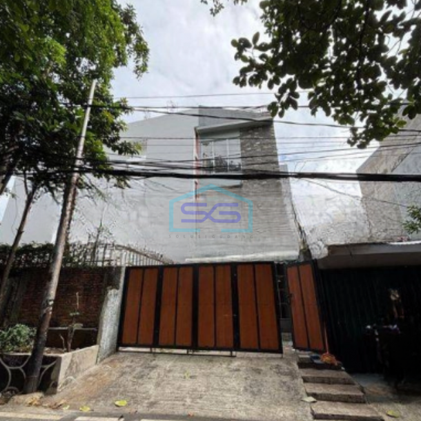 Disewakan Ruko Lokasi Strategis Siap Pakai di Salemba Jakarta Pusat Luas Bangunan 200 m²-1