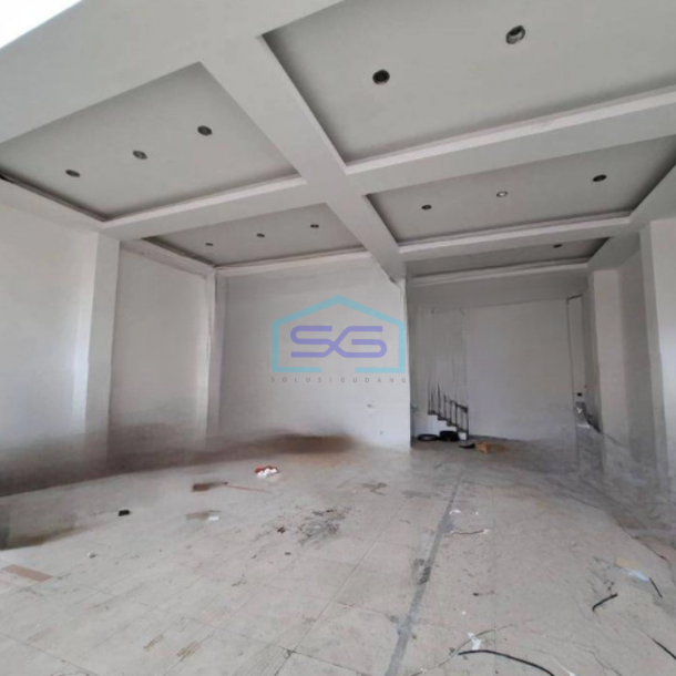 Disewakan Ruang Usaha di Cempaka Putih Jakarta Pusat Luas Tanah 250 m²-1