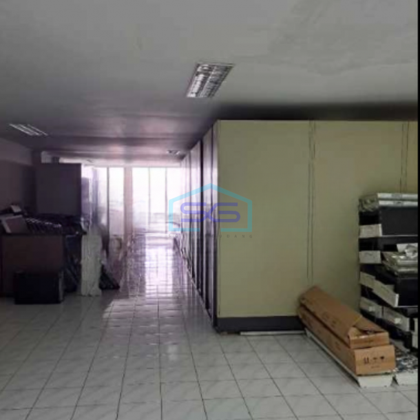 Disewakan Ruko Luas Bangunan 560 m² di Mangga Dua Jakarta Barat-1