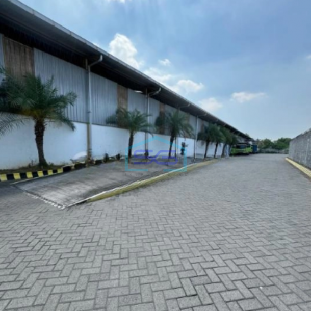 Dijual Gudang Langka Pabrik Baja Ringan di Menganti Gresik Jawa Timur Luas Bangunan 9066 m²-1