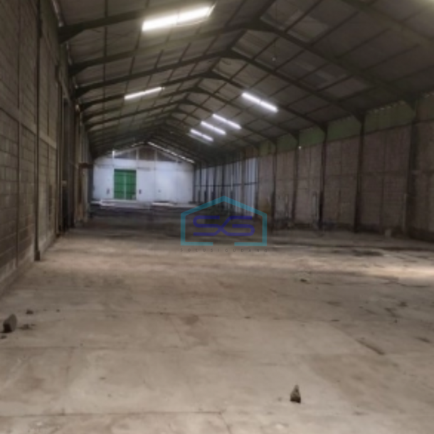 Disewakan Gudang Raya Margomulyo Siap Dipakai Ada Air Sumur Luas Bangunan 8000 m²-1