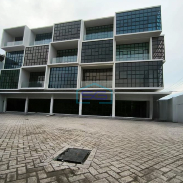Disewakan Ruko 4 Lantai di Raya Dinoyo Dekat Raya Darmo Widya Mandala Luas Bangunan 360 m²-1