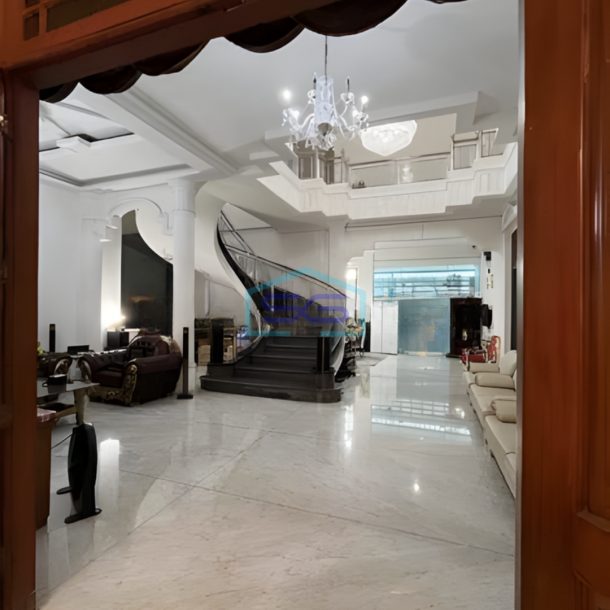Dijual Ruang Usaha Komersial di Surabaya Pusat Lokasi Strategis Bangunan 3 Lantai LT 840m2-2