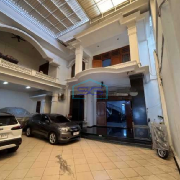 Dijual Ruang Usaha Komersial di Surabaya Pusat Lokasi Strategis Bangunan 3 Lantai LT 840m2-1