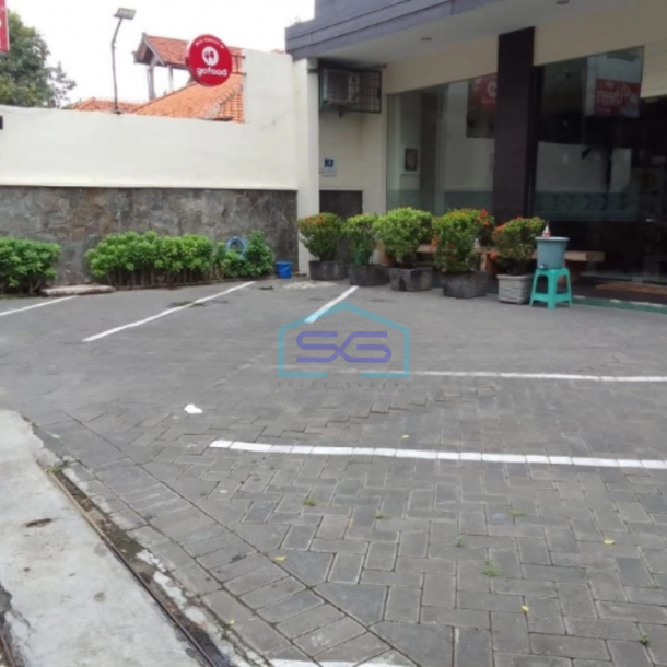 Dijual Ruang Usaha Komersial Jl barata Jaya Surabaya Timur Luas Bangunan 600 m²-1