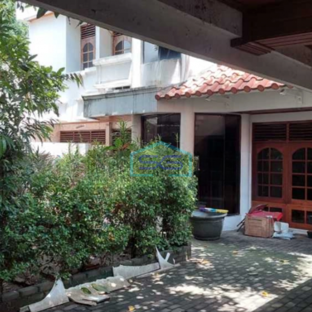 Dijual Ruang Usaha Bangunan Komersial Surabaya Pusat Luas Bangunan 881 m²-1