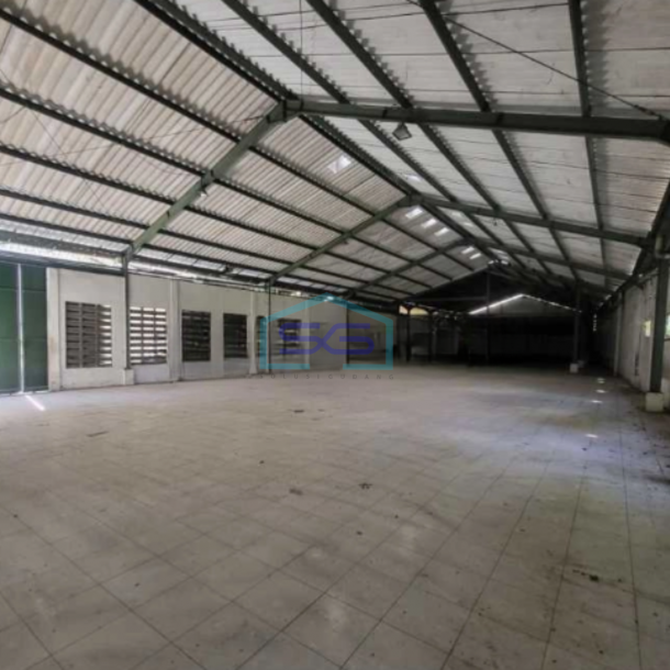 Dijual gudang Ex Pabrik Kepatihan Gresik Luas Bangunan 6800 m²-2