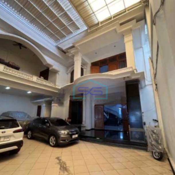 Dijual Ruang Usaha Bangunan Komersial di Surabaya Pusat Lokasi Strategis Luas Bangunan 1900 m²-2