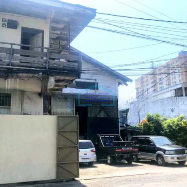Dijual Gudang Toko Surabaya Timur Selatan Jl Kyai Abdul Karim Lokasi Ramai Dekat Rungkut Industri-1