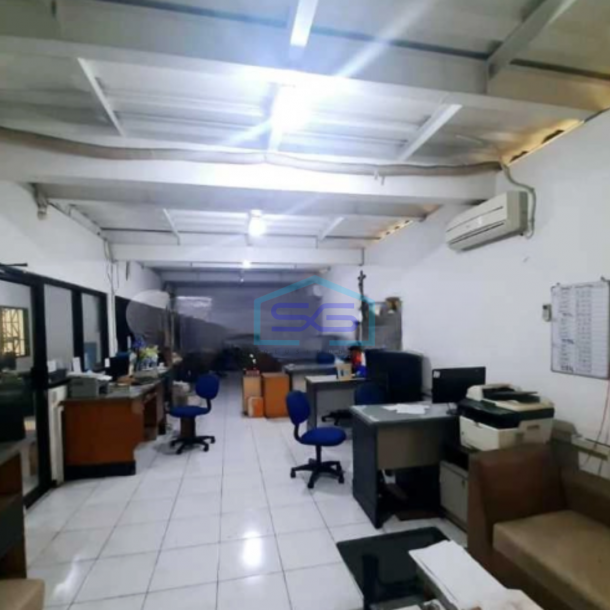 Dijual Gudang kantor Simo Surabaya Barat Dekat Margomulyo Banyu urip Luas Bangunan 1070 m²-1
