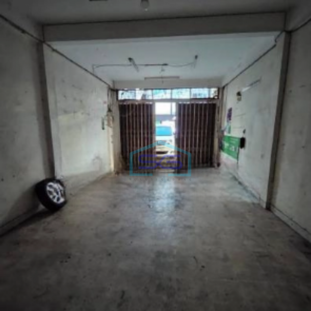 Dijual Ruko 3 Lantai SHM Komersil di Raya Kapas Krampung Dekat Pasar Atum-1