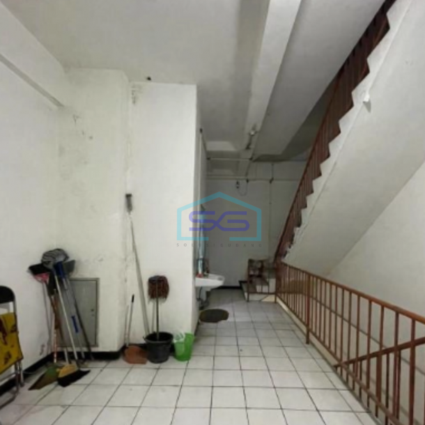 Dijual Ruko di Kembang Jepun, Surabaya 350 m Bagus HGB Luas Bangunan 350 m²-2