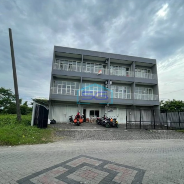 Dijual Ruko Dian Istana Kav Dpr Parkir Sangat Luas Dekat Graha Luas Bangunan 250 m²-2