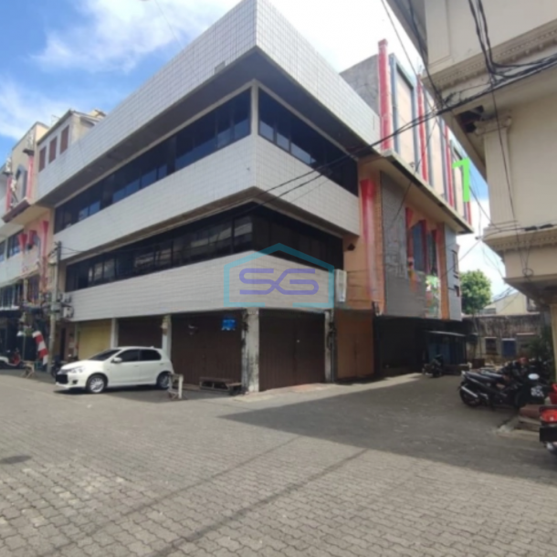 Dijual Ruko Plus Bisnis Sudah Jalan di Pusat Kota Kedungdoro Luas Bangunan 1200 m²-4
