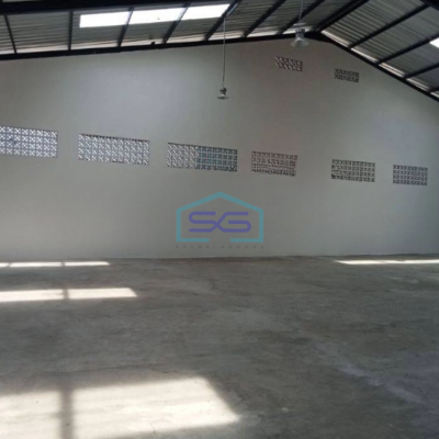 Disewakan Gudang Murah Luas Bangunan 3000 m² Lokasi Strategis di Pinggir Jalan Raya Narogong Bekasi