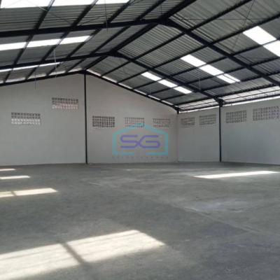 Disewakan Gudang Murah Luas Bangunan 3000 m² Lokasi Strategis di Pinggir Jalan Raya Narogong Bekasi
