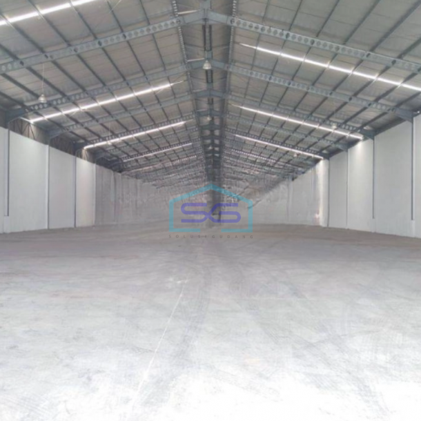 Disewakan Gudang Lokasi Strategis Pinggir Jalan Gunung Putri Bogor Luas Bangunan  2200 m²-2