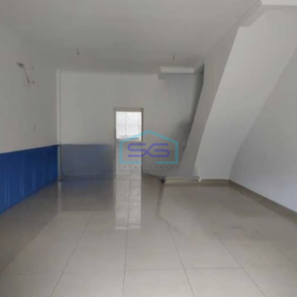Disewakan Ruko 3 Lantai Lokasi Strategis di Harapan Indah Bekasi Luas Bangunan 180 m²-1