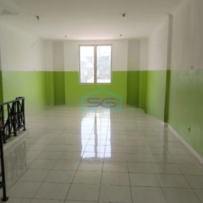 Disewakan Ruko Luas Bangunan  195 m² Lokasi Strategis di Harapan Indah Bekasi-4