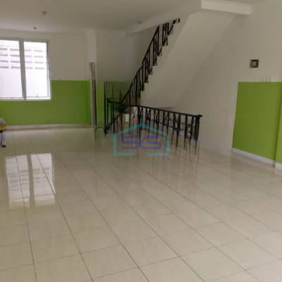 Disewakan Ruko Luas Bangunan  195 m² Lokasi Strategis di Harapan Indah Bekasi-2