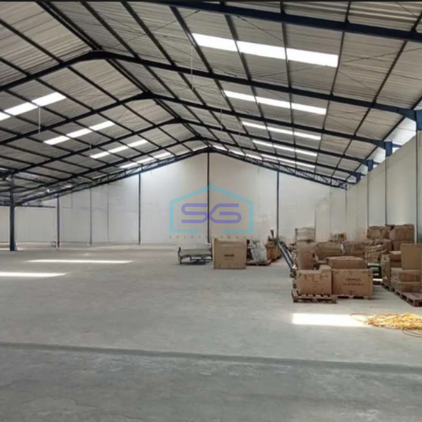 Disewakan  Gudang Lokasi Strategis Luas Bangunan 4660 m² di Narogong Bekasi-3