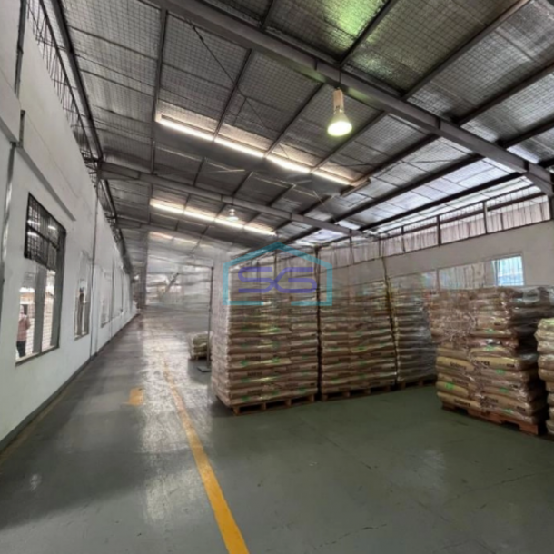 Disewakan Gudang Besar Siap Pakai Luas Bangunan  6000 m² di Narogong Bekasi-2