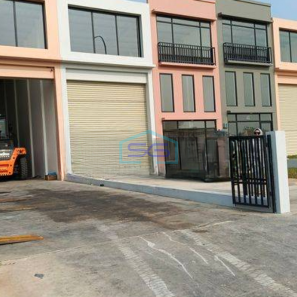 Dijual Gudang Baru Luas Bangunan 600 m² Lokasi Strategis di Karawang Barat-1