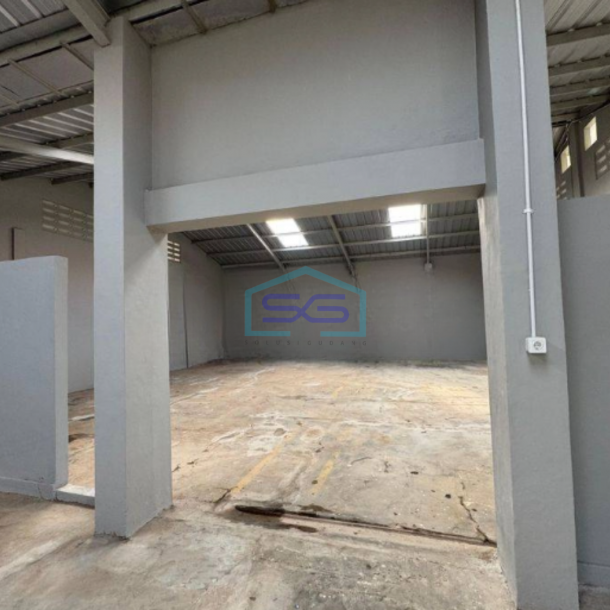 Disewakan Gudang Murah Siap Pakai Luas Bangunan  600 m² di Legok Tangerang-1