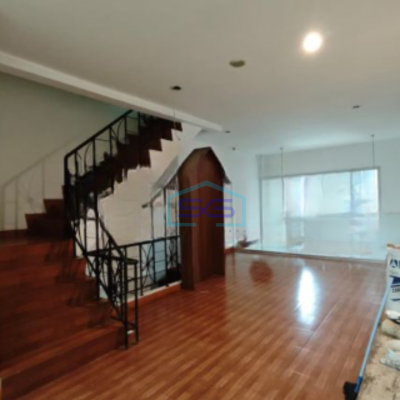 Dijual Ruko 2 Lantai Luas Bangunan  185 m² Lokasi Bebas Banjir di Harapan Indah Bekasi