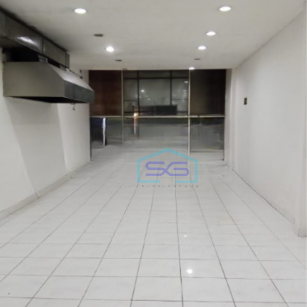 Disewakan Ruko Luas Bangunan 243 m² Loaksi Bebas Banjir di Tebet Jakarta Selatan-1