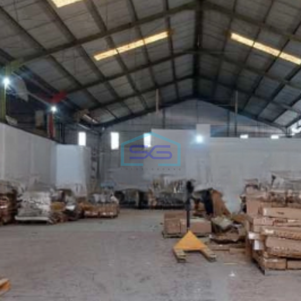 Disewakan Gudang Akses Container 40 Feet Luas Tanah  435 m² di Jakarta Timur-3