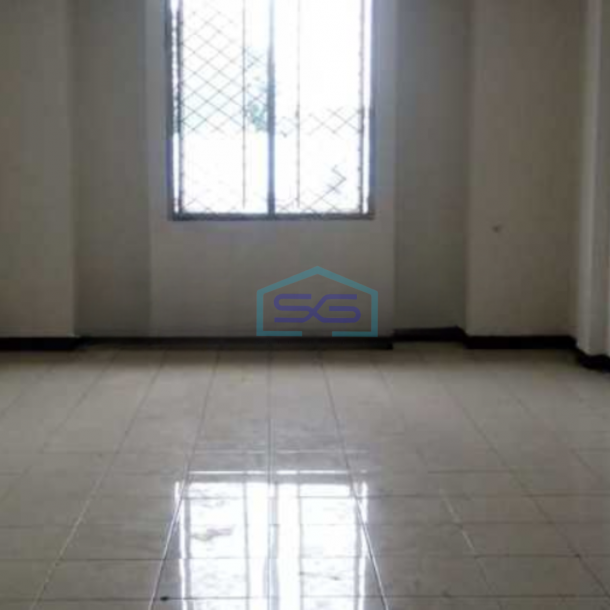 Disewakan Ruko Tidak Banjir Lokasi Harapan Indah Bekasi Luas Bangunan  180 m²-3